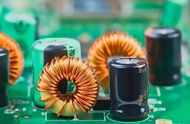 波峰焊工艺之如何从技术性能指标的角度选择助焊剂?(图1) 波峰焊工艺之如何从技术性能指标的角度选择助焊剂?(图1)